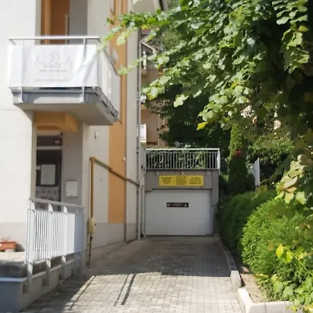Agi Apartment *